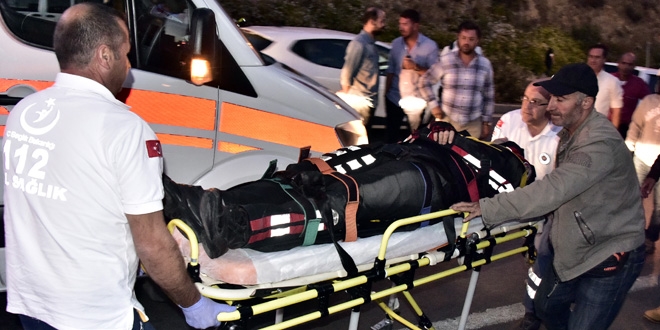 Muğla'da motorize polis ekibi kaza yaptı: 2 yaralı