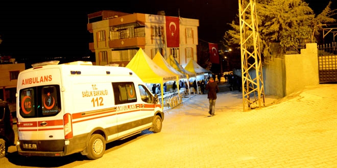 Gaziantep'te ehit olan 3 polisin ailesine ac haber verildi