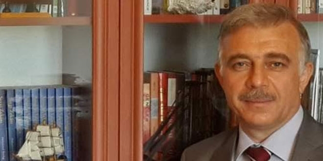 Müşavir yapılan bürokrata FETÖ'cü değilsin yazısı
