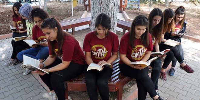 Kitap bağışı sayesinde hapis cezasından kurtuldu