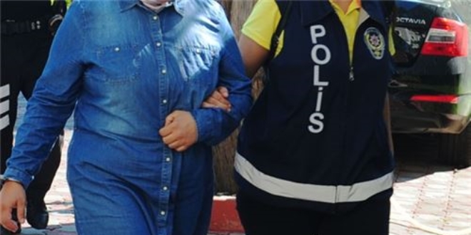 Manisa'da 'ByLock' kullanan bir kadın tutuklandı