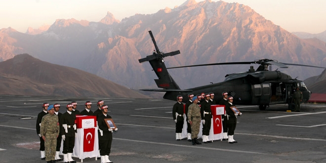 Hakkari'de şehit olan 2 asker için tören düzenlendi