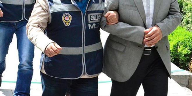 Samsun'da retmenlerin de bulunduu 8 kii tutukland