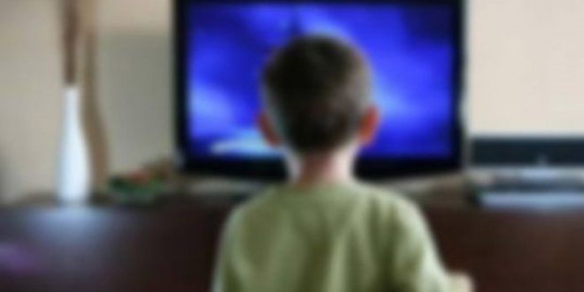 Üzerine televizyon düşen çocuk öldü