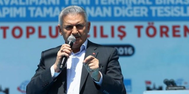 Başbakan: MHP'nin görüşü farklı ama millet kaçmıyor