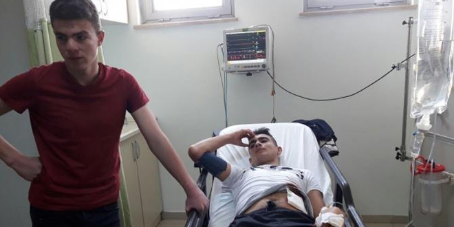 Kocaeli lise öğrencisi karnından bıçaklandı