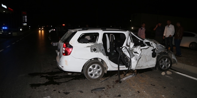 Adana'da dn yolunda kaza: 1 l, 10 yaral