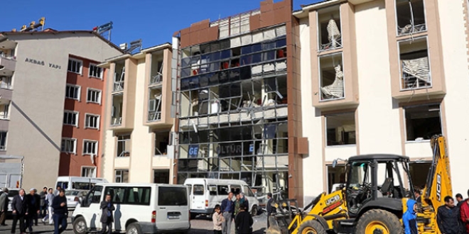 Patlamanın şiddeti gün ağarınca ortaya çıktı