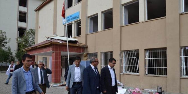 Milli Eğitim Müdürü, saldırıda hasar gören okulları inceledi