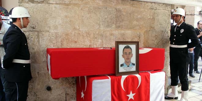 Şehit polis memuru Akdere, memleketinde toprağa verildi