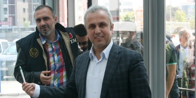 FET firarisi Osman zsoy Toronto'da grld