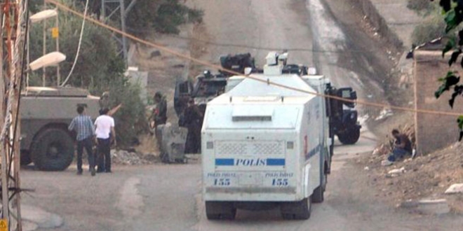Hakkari'de zırhlı polis aracının geçişi sırasında patlama