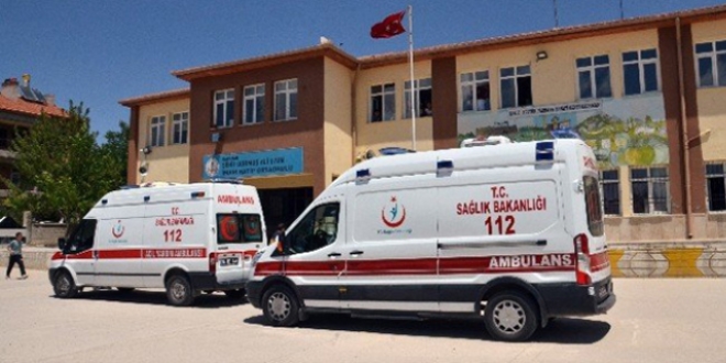 Ünye'de 11 öğrenci hastaneye kaldırıldı