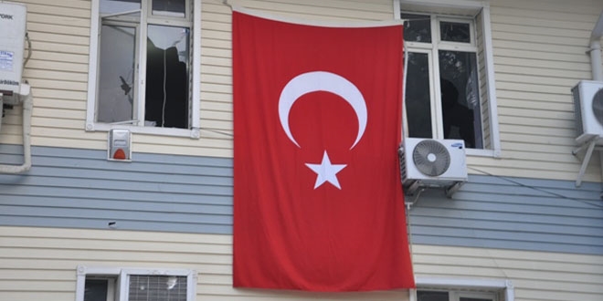 'Yurtlara Türk Bayrağı asmak yasaklandı' iddiası yalanlandı