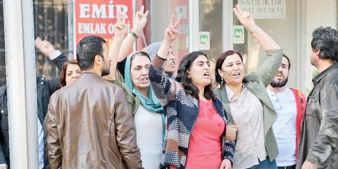 HDP sokaklara ard, 30 kii geldi