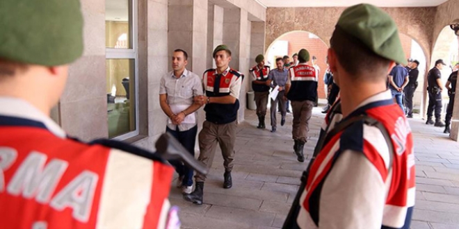 FETÖ'den 36 bin 592 tutuklu, bin 771 tahliye var