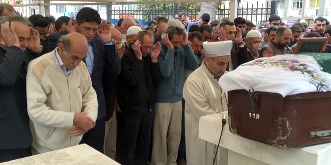 Kalp krizi sonucu ölen lise öğrencisi defnedildi