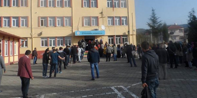 Sakarya'da öğretmen 2 öğrenciyi dövdü iddiası