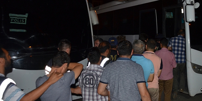 Karaman'da adliyeye sevk edilen 15 kiiden 5'i tutukland