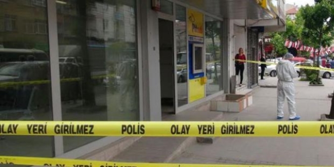 Ataşehir'de PTT şubesi soyuldu