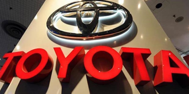 Toyota 819 bin aracn geri ard
