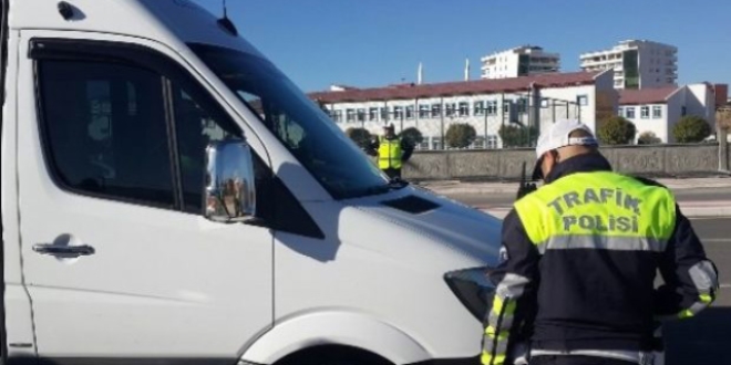Öğrenci servisi şoförü alkollü çıktı