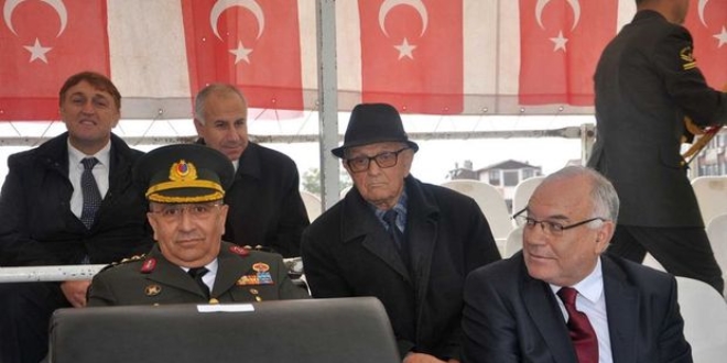 AK Parti l Bakan protokolde ne oturunca MHP'li vekil tepki gsterdi