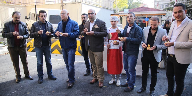 'FETÖ' mağduru polisler lokma dağıttı