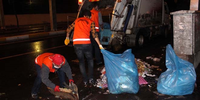 Diyarbakır'da çöpleri kayyım atanan belediye topluyor