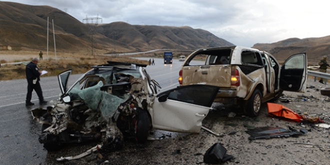 Van'da trafik kazası: 5 ölü, 3 yaralı