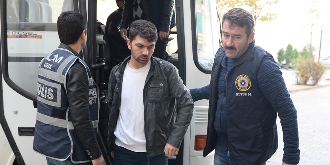 Uşak'ta 'ByLock' kullanan 16 kişi adliyeye sevk edildi