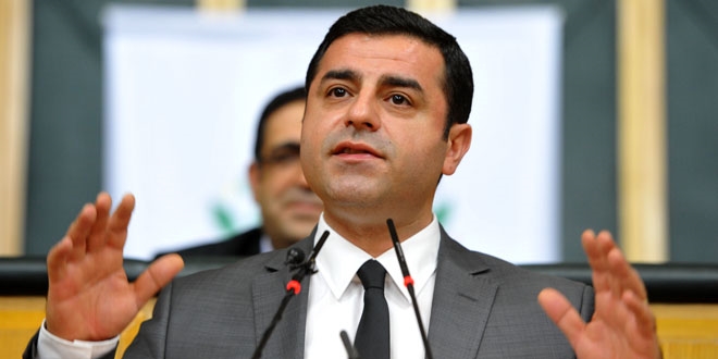 Demirtaş: Başkanlık teklifi acilen meclise sunulmalı
