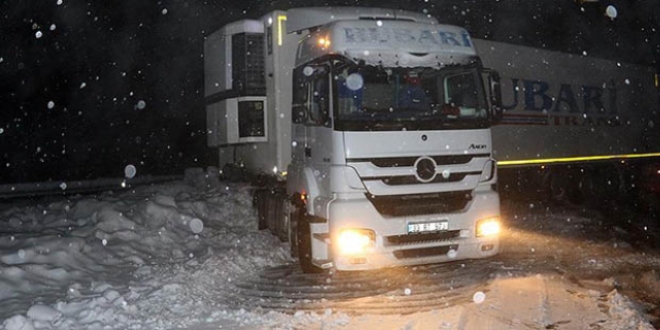 Ağrı'da kapanan 255 köy ve mahalle yolu ulaşıma açıldı