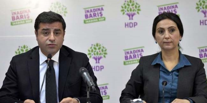 Fla! Demirta ve 11 HDP'li vekil gzaltna alnd