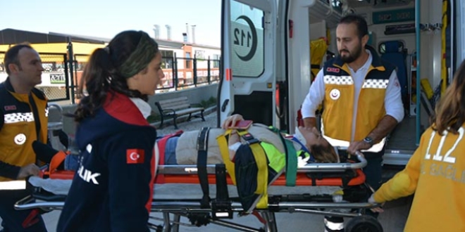 İnşaatta düşen iş güvenliği uzmanı yaralandı