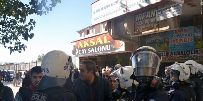 Siirt'te esnafa kepenklerini kapatmaları uyarısı yapan 6 kişi gözaltına alındı