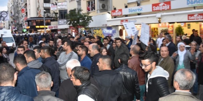 zmir'de HDP'lilerin eylemine polis mdahalesi: 55 gzalt