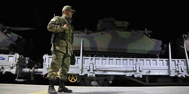 Sınıra zırhlı araç takviyesi sürüyor
