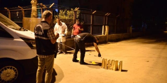 Adana'da polis kontrol noktasına ses bombası atıldı