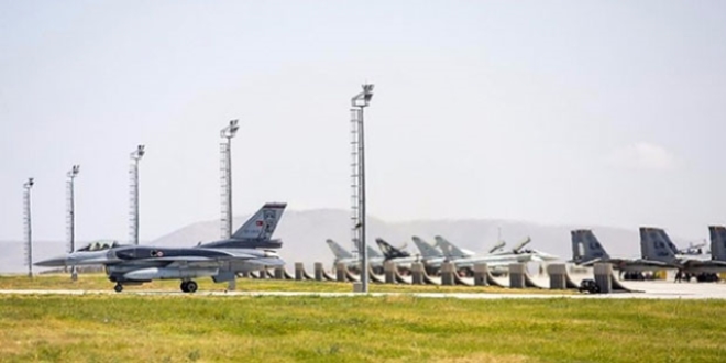 Pilotlara yönelik FETÖ operasyonunda gözaltı sayısı 69'a yükseldi