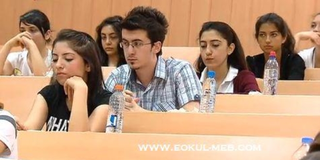 Bu üniversitede sınavlara telefonla girmek yasak