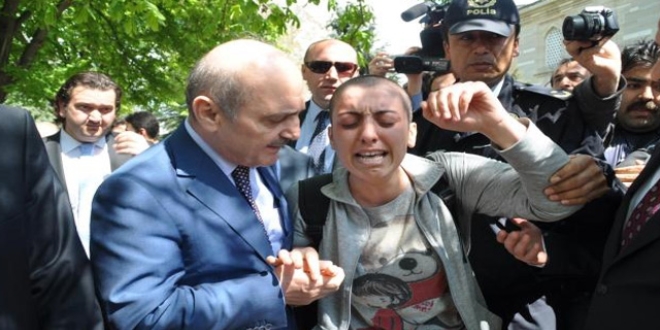 Eski Bakan Bayraktar'dan yardım isteyen öğrenci'nin mutluluğu