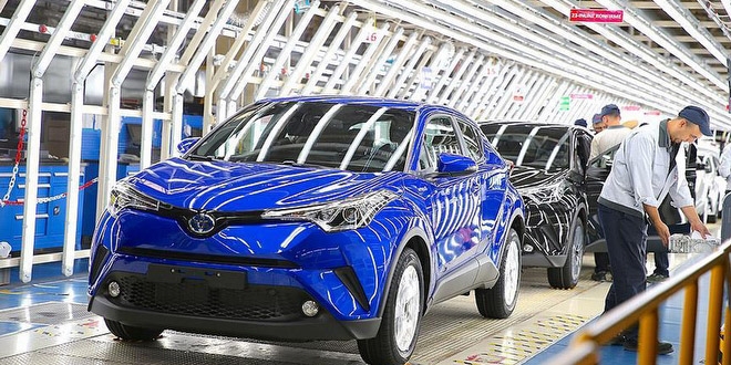 Türkiye'de üretilen ilk hibrit Toyota battan indirildi