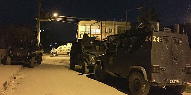 Batman'da PKK'lı teröristler polis karakoluna saldırdı