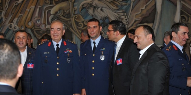 Geri dönen pilotlara rütbe takma töreni düzenlendi