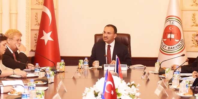 PKK lehine rapor yazan AP raportörü Piri'ye ambargo