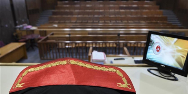 Darbeciler derdest ettikleri amirallere 'darbeci' demiş