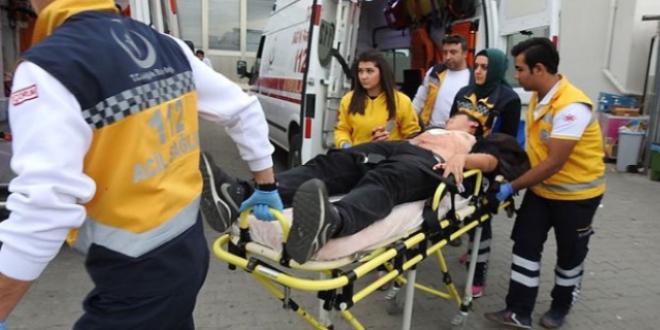 Çorum'da iki lise öğrencisi bıçakla yaralandı