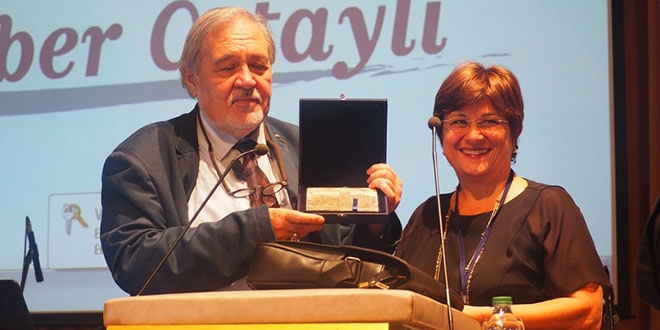 Ortaylı: Sosyal medyayı bırakın, ansiklopedi kullanın