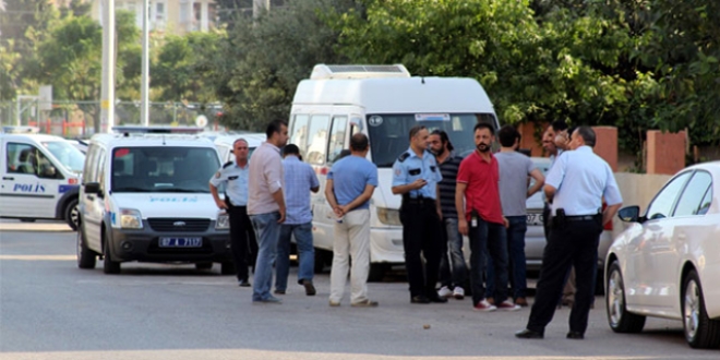 Polise havai fişekle saldırırken ayağından vuruldu